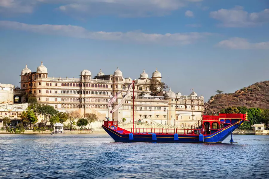 Jaipur to Udaipur Cab Tour